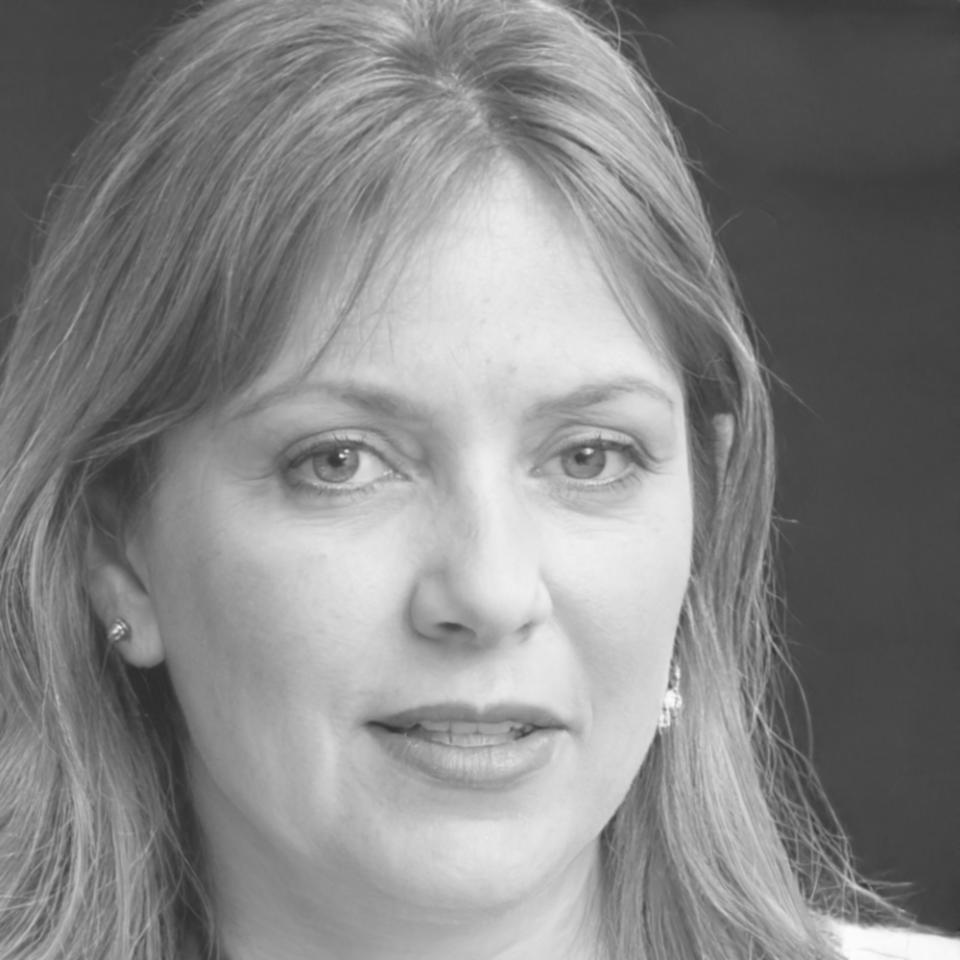 María González, Consultora Financiera