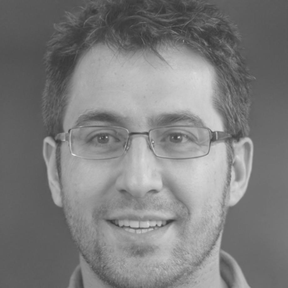 Carlos Ruiz, Director Financiero